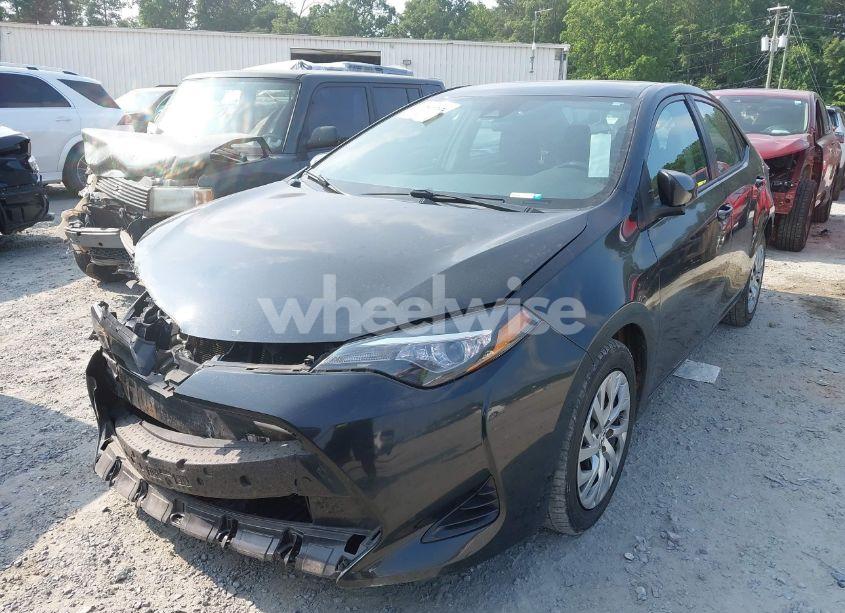 Photo 2 of 2018 Toyota Corolla LE (VIN 5YFBURHE8JP817144)