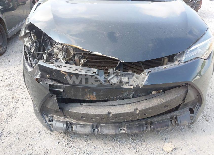 Photo 6 of 2018 Toyota Corolla LE (VIN 5YFBURHE8JP817144)