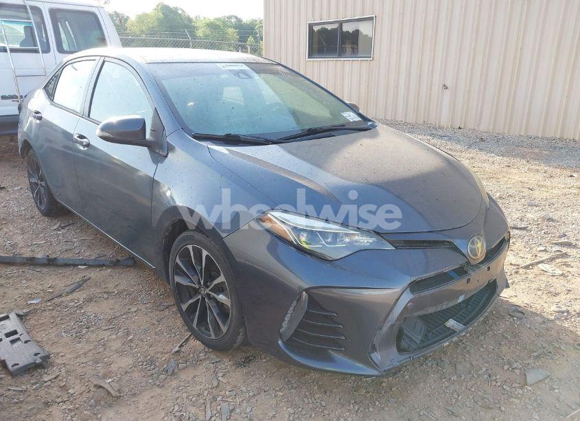 2018 Toyota Corolla SE (VIN 5YFBURHE8JP817984) main photo