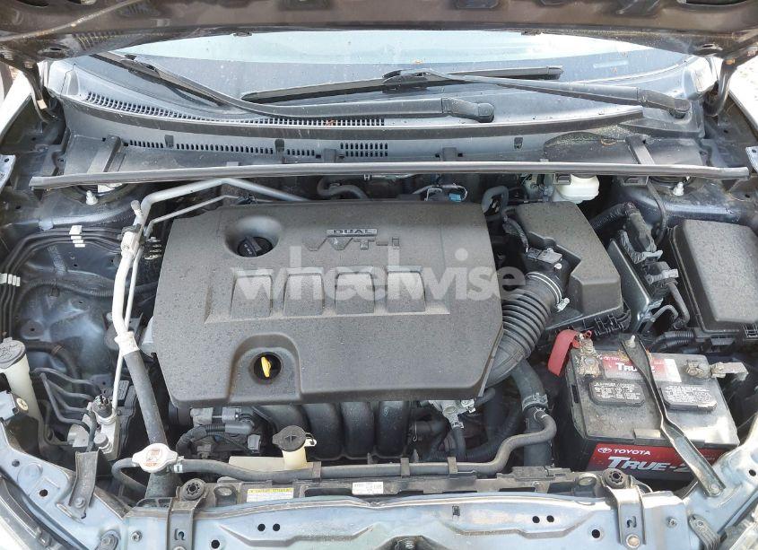 Photo 10 of 2018 Toyota Corolla SE (VIN 5YFBURHE8JP817984)