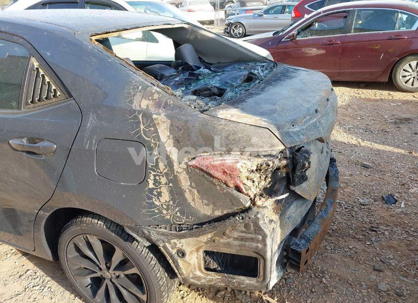 Photo 12 of 2018 Toyota Corolla SE (VIN 5YFBURHE8JP817984)