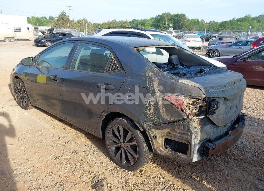 Photo 3 of 2018 Toyota Corolla SE (VIN 5YFBURHE8JP817984)