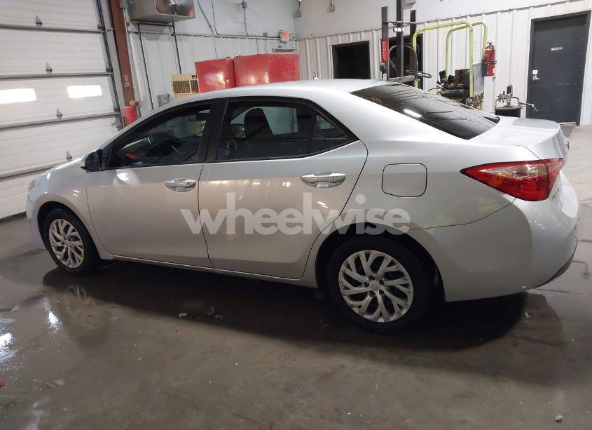 Photo 14 of 2018 Toyota Corolla LE (VIN 5YFBURHE8JP818469)