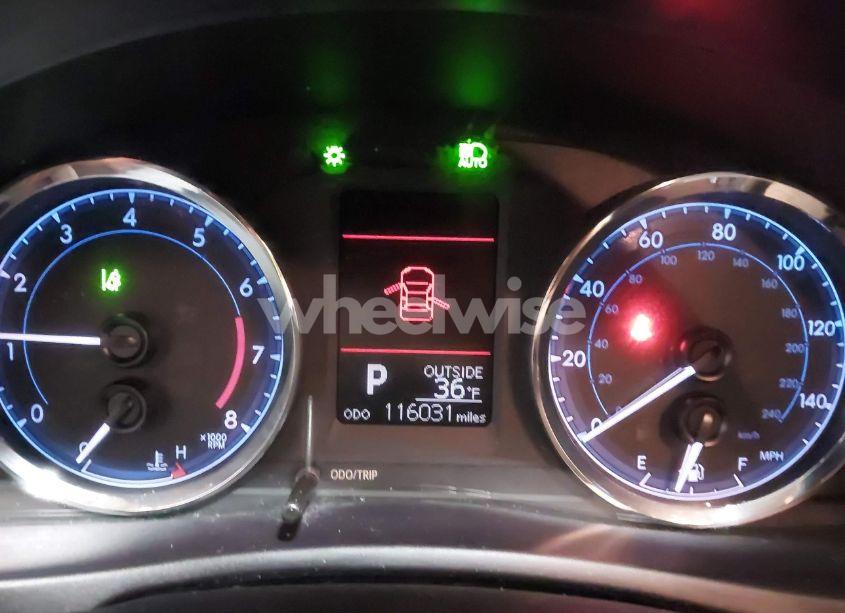 Photo 7 of 2018 Toyota Corolla LE (VIN 5YFBURHE8JP818469)