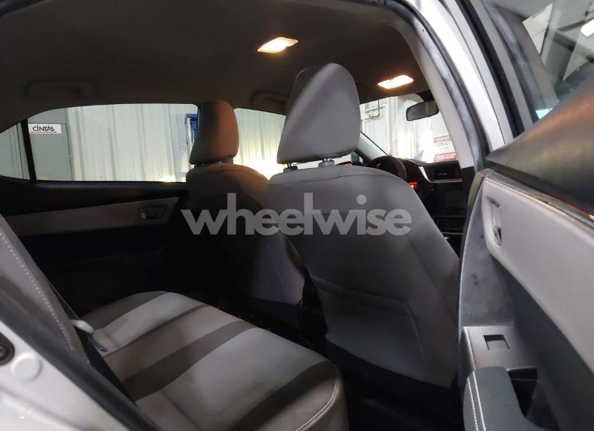 Photo 8 of 2018 Toyota Corolla LE (VIN 5YFBURHE8JP818469)