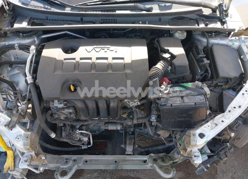 Photo 10 of 2018 Toyota Corolla LE (VIN 5YFBURHE8JP827589)