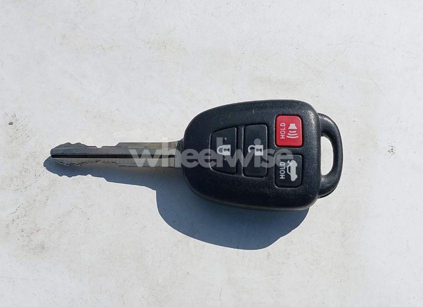 Photo 11 of 2018 Toyota Corolla LE (VIN 5YFBURHE8JP827589)