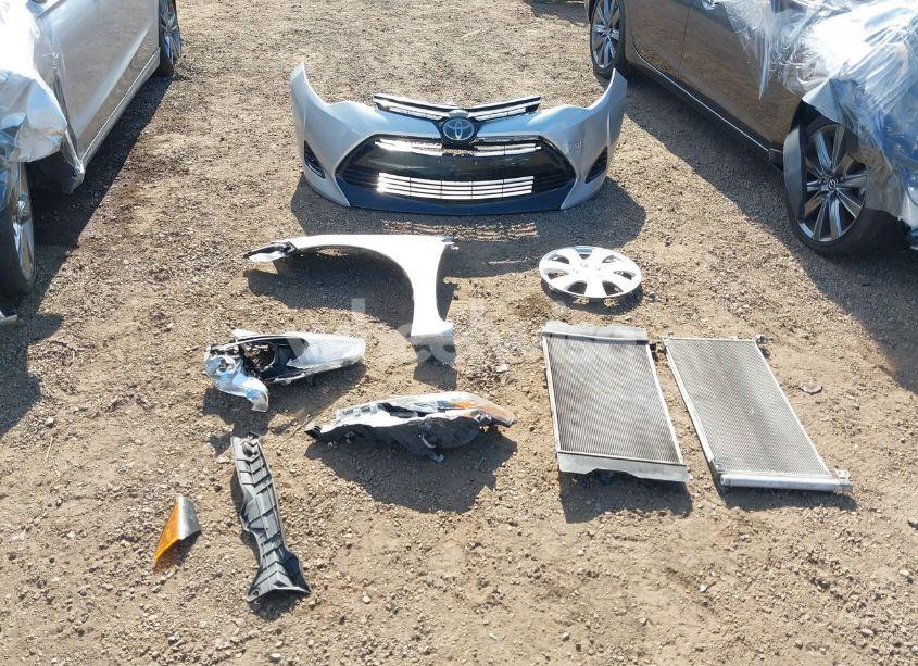 Photo 12 of 2018 Toyota Corolla LE (VIN 5YFBURHE8JP827589)