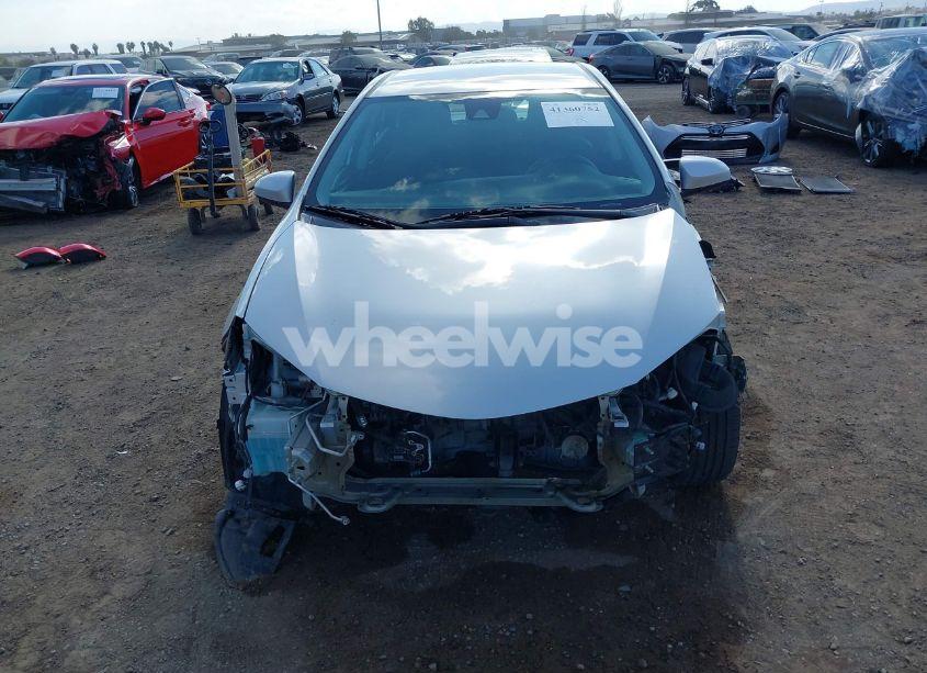 Photo 13 of 2018 Toyota Corolla LE (VIN 5YFBURHE8JP827589)