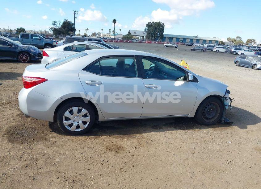 Photo 14 of 2018 Toyota Corolla LE (VIN 5YFBURHE8JP827589)