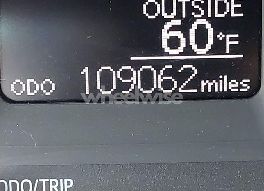 Photo 16 of 2018 Toyota Corolla LE (VIN 5YFBURHE8JP827589)