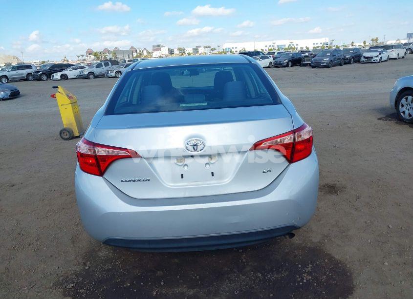 Photo 17 of 2018 Toyota Corolla LE (VIN 5YFBURHE8JP827589)
