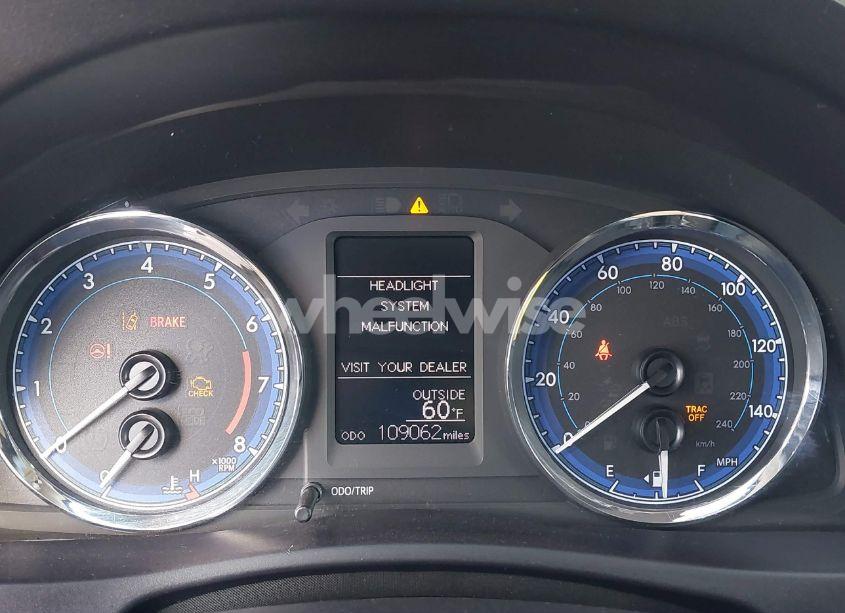 Photo 7 of 2018 Toyota Corolla LE (VIN 5YFBURHE8JP827589)