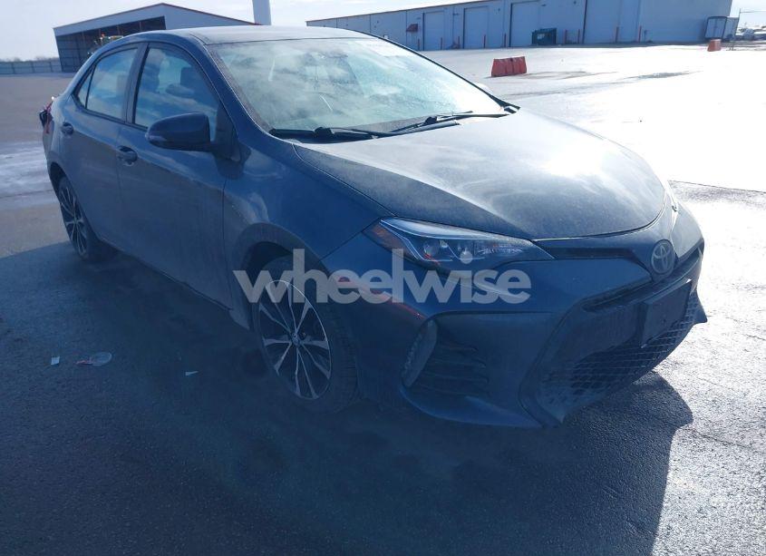 2018 Toyota Corolla SE (VIN 5YFBURHE8JP832372) main photo