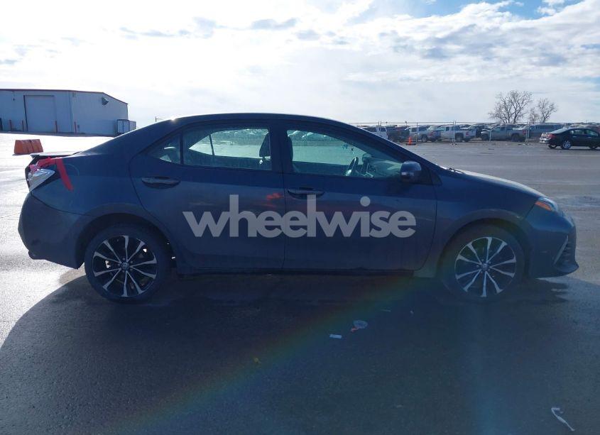 Photo 13 of 2018 Toyota Corolla SE (VIN 5YFBURHE8JP832372)