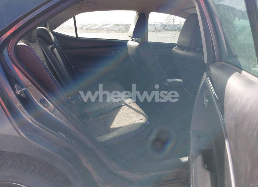 Photo 8 of 2018 Toyota Corolla SE (VIN 5YFBURHE8JP832372)