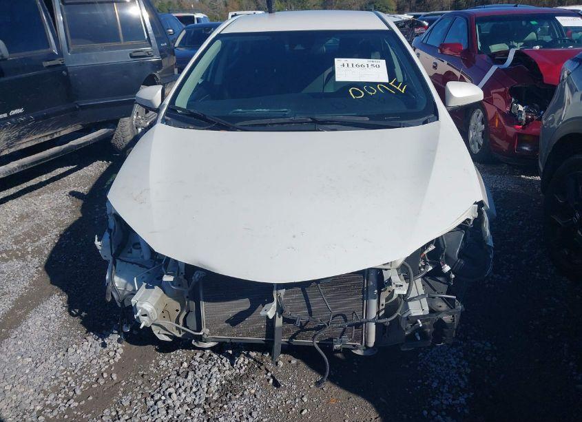 Photo 12 of 2018 Toyota Corolla LE (VIN 5YFBURHE8JP832856)