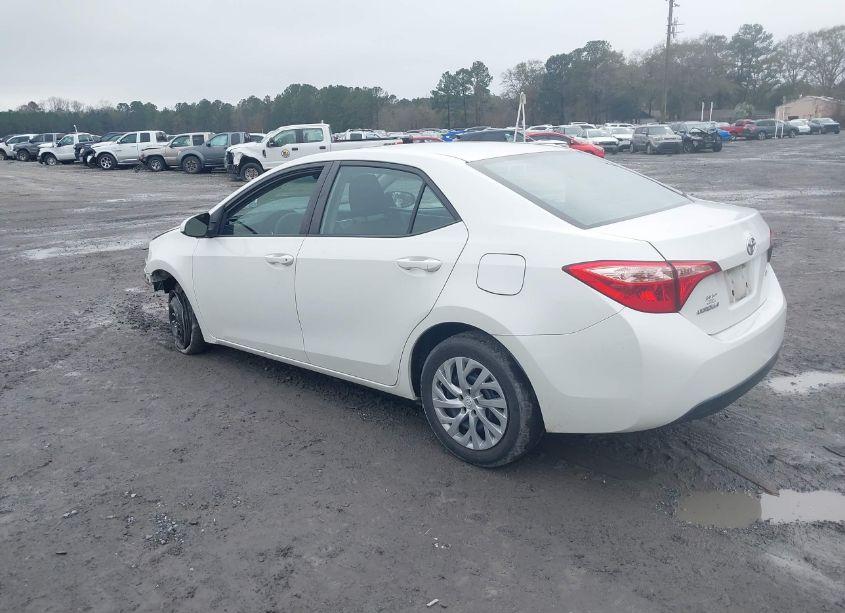 Photo 3 of 2018 Toyota Corolla LE (VIN 5YFBURHE8JP832856)