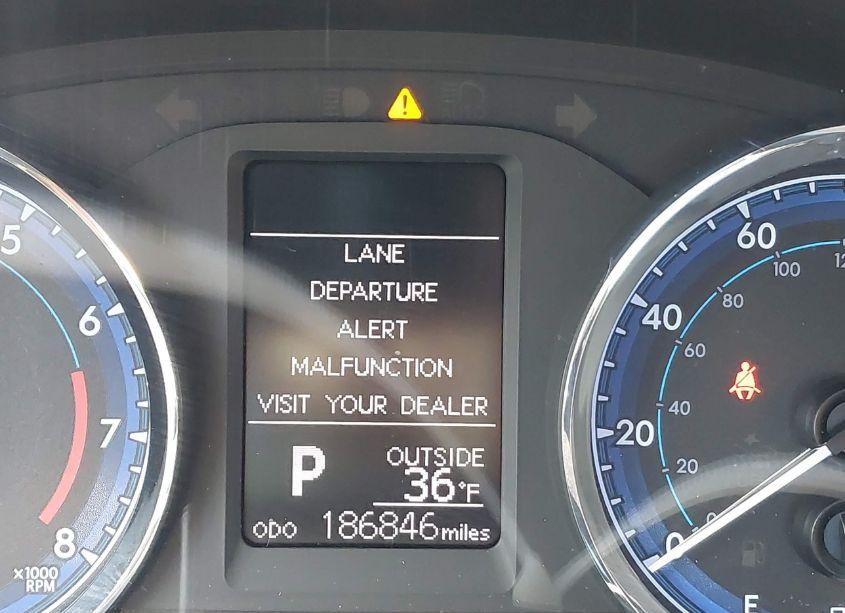 Photo 15 of 2018 Toyota Corolla LE (VIN 5YFBURHE8JP848247)