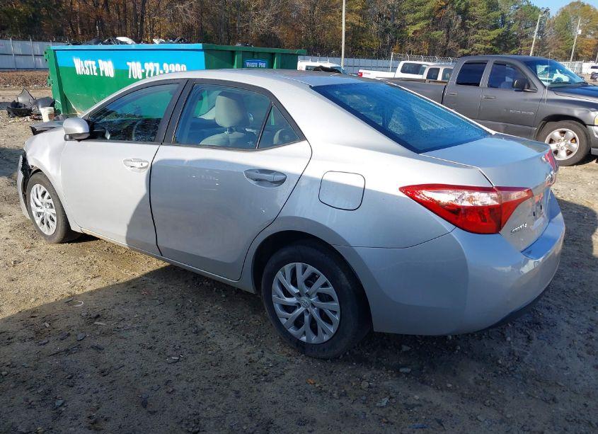 Photo 3 of 2018 Toyota Corolla LE (VIN 5YFBURHE8JP848247)