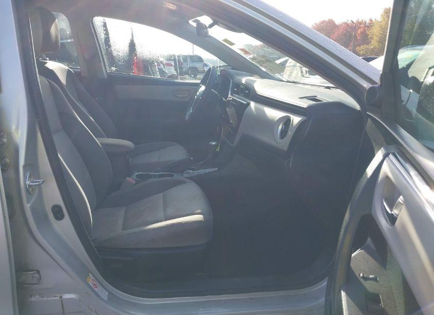 Photo 5 of 2018 Toyota Corolla LE (VIN 5YFBURHE8JP848247)