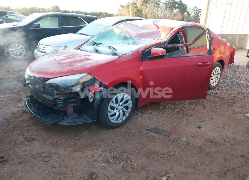 Photo 2 of 2018 Toyota Corolla LE (VIN 5YFBURHE8JP852086)