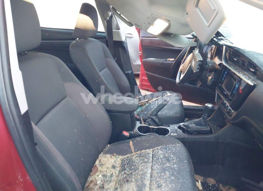 Photo 5 of 2018 Toyota Corolla LE (VIN 5YFBURHE8JP852086)