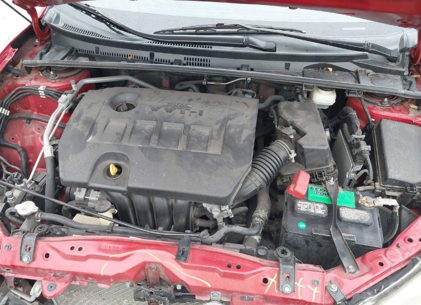 Photo 10 of 2018 Toyota Corolla SE (VIN 5YFBURHE8JP853481)