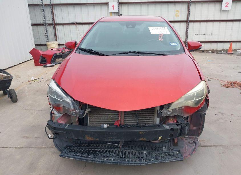 Photo 13 of 2018 Toyota Corolla SE (VIN 5YFBURHE8JP853481)