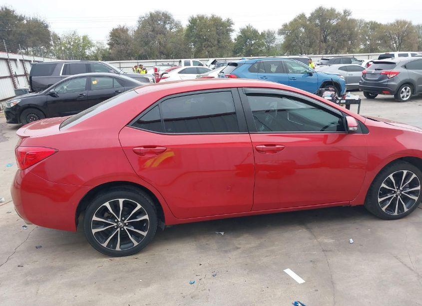 Photo 14 of 2018 Toyota Corolla SE (VIN 5YFBURHE8JP853481)