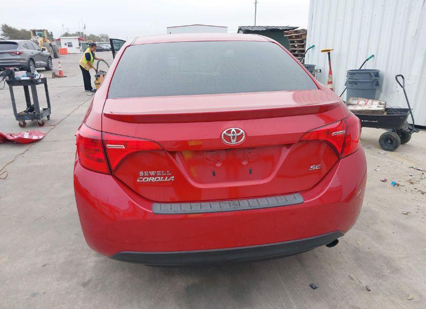 Photo 17 of 2018 Toyota Corolla SE (VIN 5YFBURHE8JP853481)