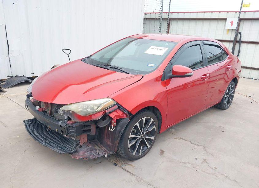 Photo 2 of 2018 Toyota Corolla SE (VIN 5YFBURHE8JP853481)