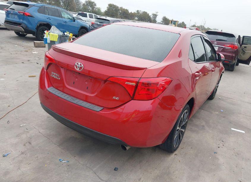 Photo 4 of 2018 Toyota Corolla SE (VIN 5YFBURHE8JP853481)