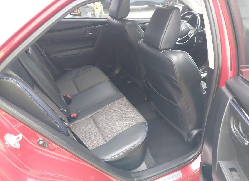 Photo 8 of 2018 Toyota Corolla SE (VIN 5YFBURHE8JP853481)