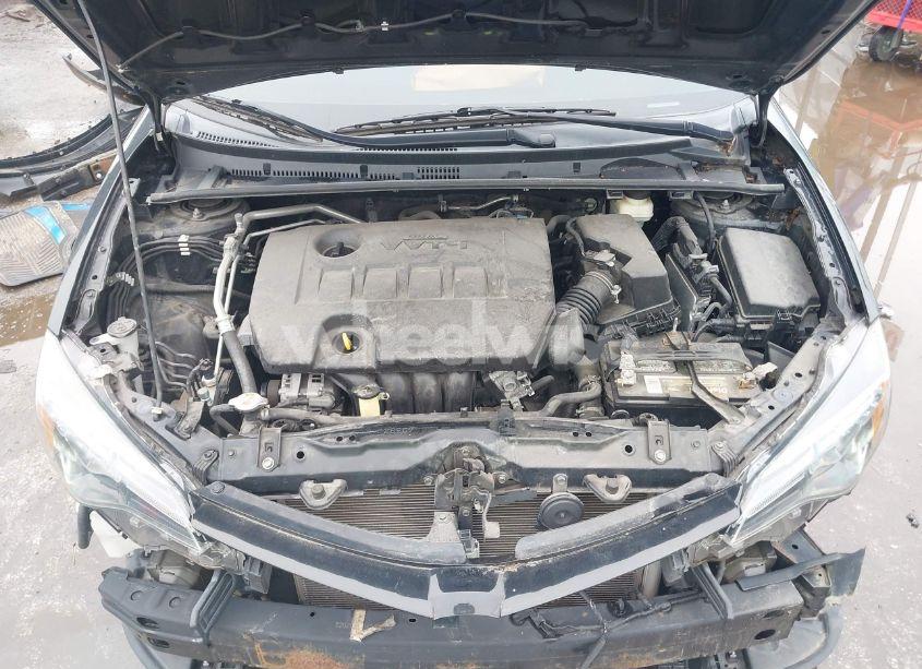 Photo 10 of 2018 Toyota Corolla LE (VIN 5YFBURHE8JP854274)