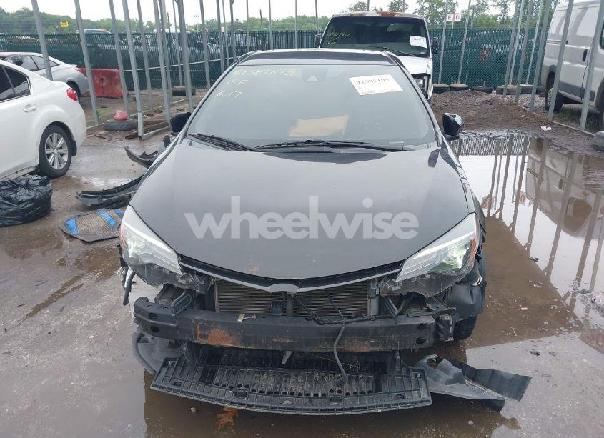 Photo 13 of 2018 Toyota Corolla LE (VIN 5YFBURHE8JP854274)