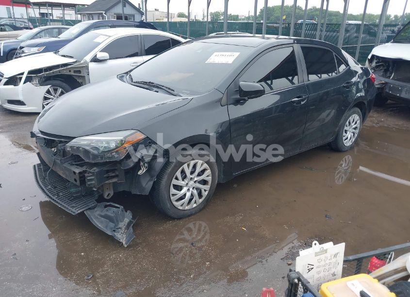 Photo 2 of 2018 Toyota Corolla LE (VIN 5YFBURHE8JP854274)