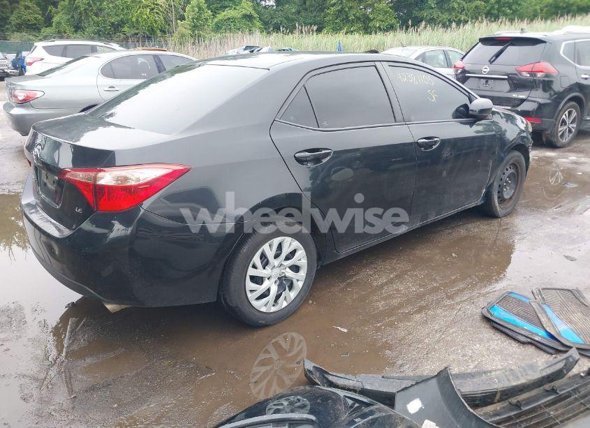 Photo 4 of 2018 Toyota Corolla LE (VIN 5YFBURHE8JP854274)