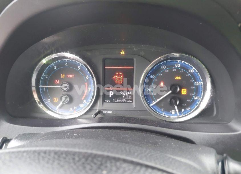 Photo 7 of 2018 Toyota Corolla LE (VIN 5YFBURHE8JP854274)