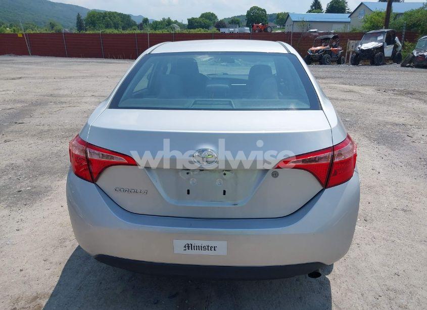 Photo 17 of 2018 Toyota Corolla L (VIN 5YFBURHE8JP854324)