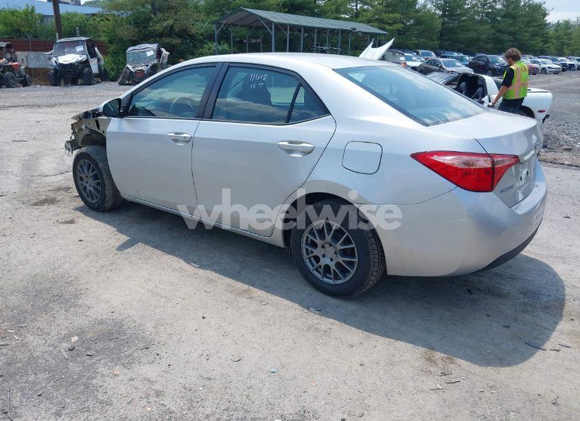 Photo 3 of 2018 Toyota Corolla L (VIN 5YFBURHE8JP854324)