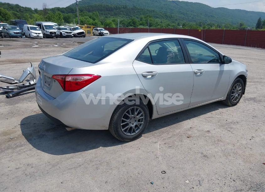 Photo 4 of 2018 Toyota Corolla L (VIN 5YFBURHE8JP854324)