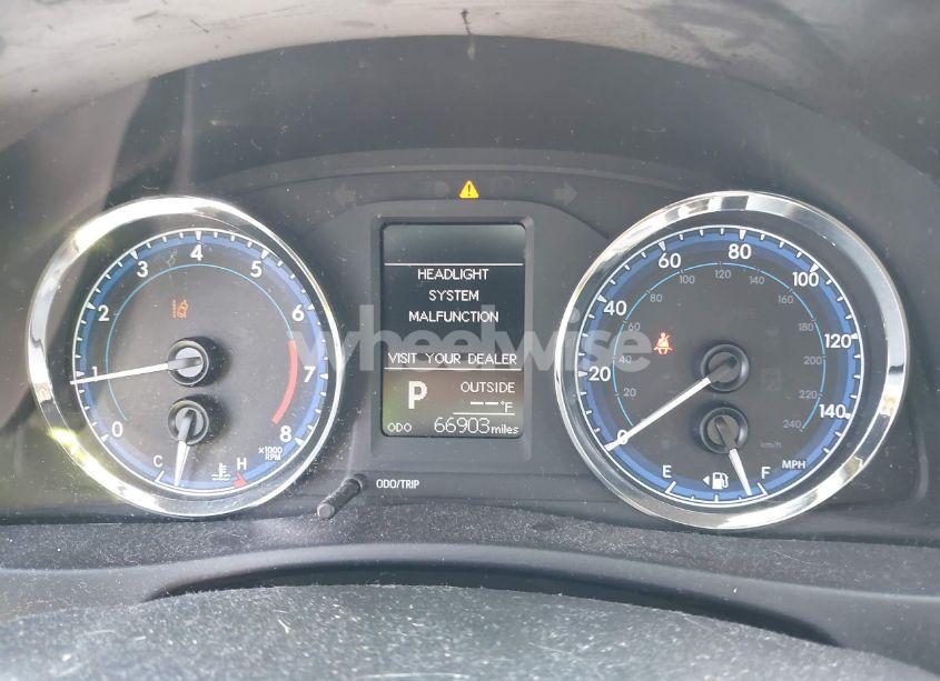 Photo 7 of 2018 Toyota Corolla L (VIN 5YFBURHE8JP854324)