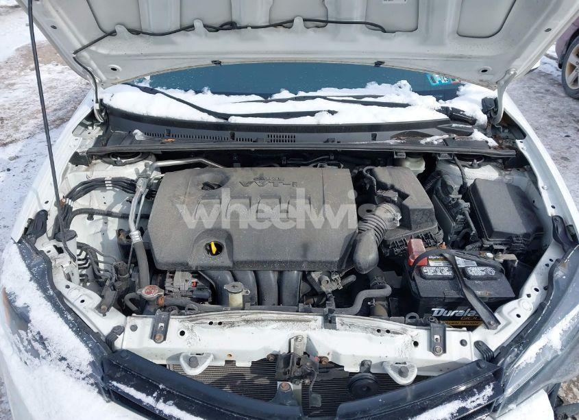 Photo 10 of 2018 Toyota Corolla LE (VIN 5YFBURHE8JP855358)