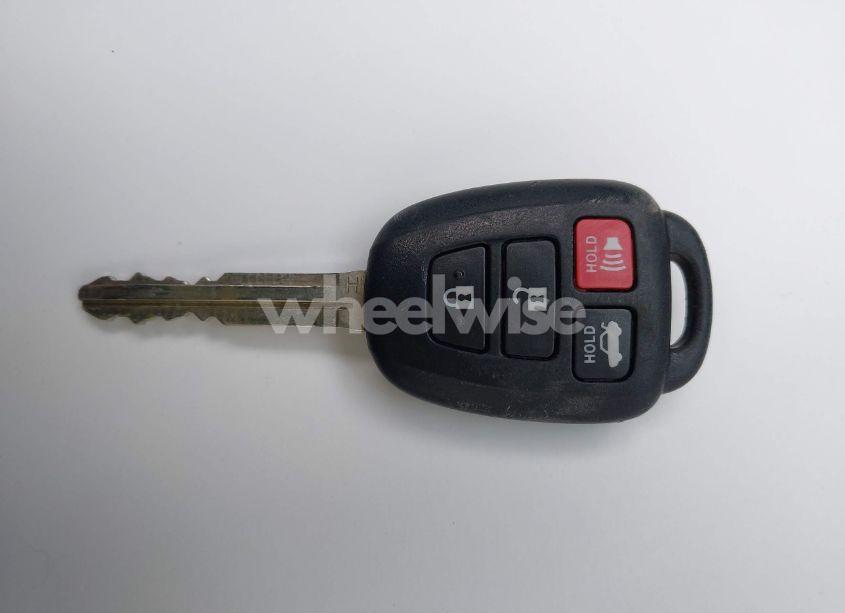 Photo 11 of 2018 Toyota Corolla LE (VIN 5YFBURHE8JP855358)