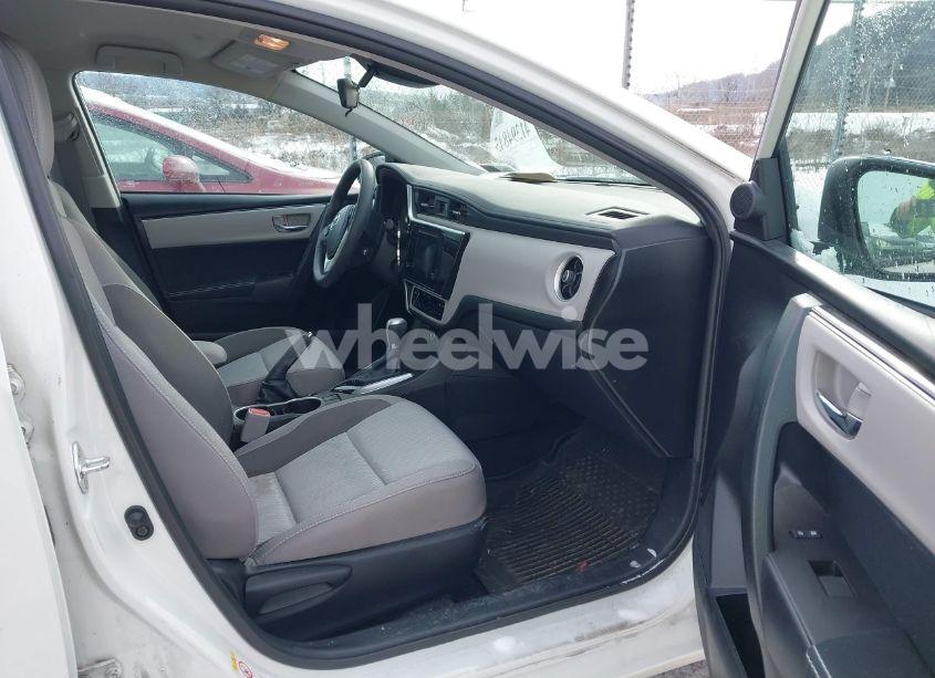 Photo 5 of 2018 Toyota Corolla LE (VIN 5YFBURHE8JP855358)