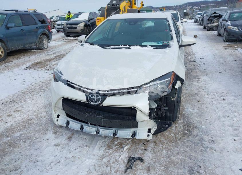 Photo 6 of 2018 Toyota Corolla LE (VIN 5YFBURHE8JP855358)