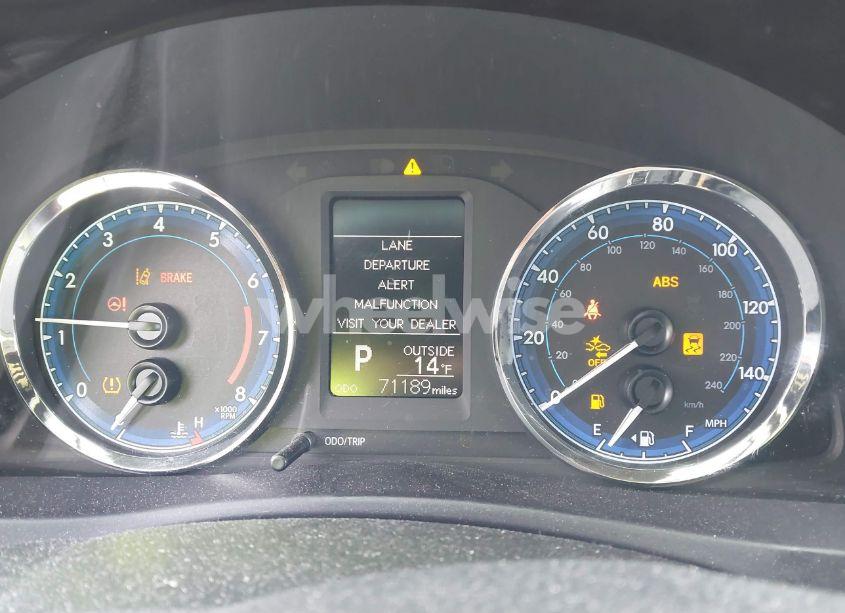 Photo 7 of 2018 Toyota Corolla LE (VIN 5YFBURHE8JP855358)