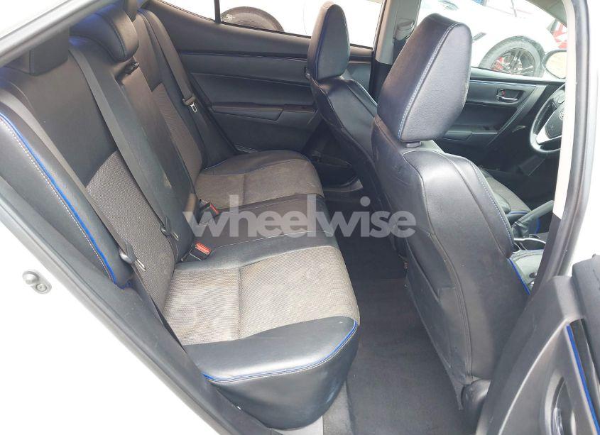 Photo 8 of 2019 Toyota Corolla SE (VIN 5YFBURHE8KP863767)