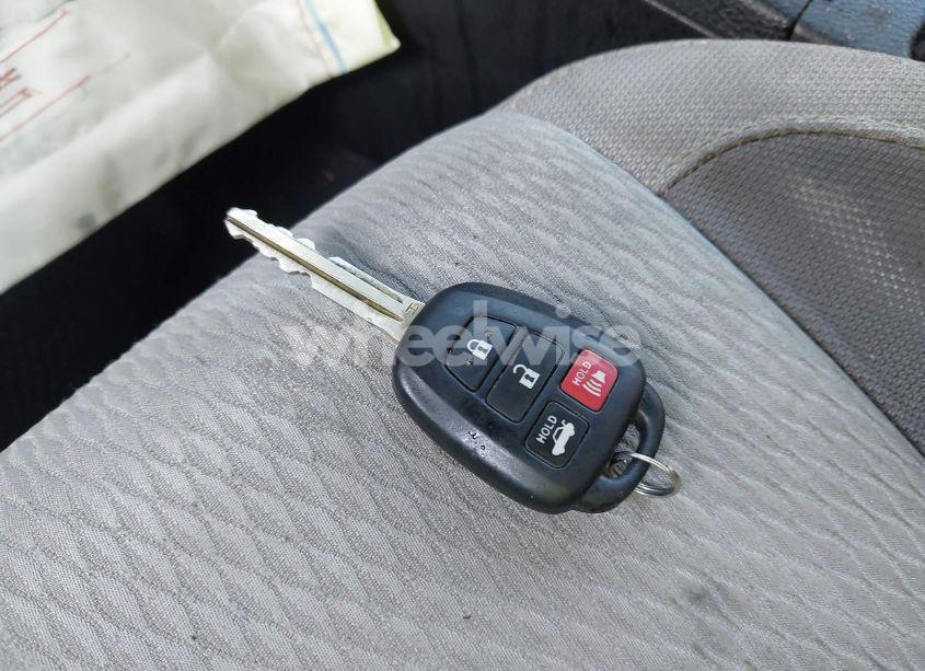 Photo 11 of 2019 Toyota Corolla LE (VIN 5YFBURHE8KP866717)